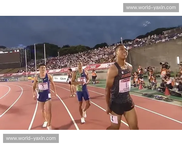 撕裂风速的赤色之战：萨尼布朗与剑桥飞鸟，谁才是亚洲短跑的“混血终结者”？